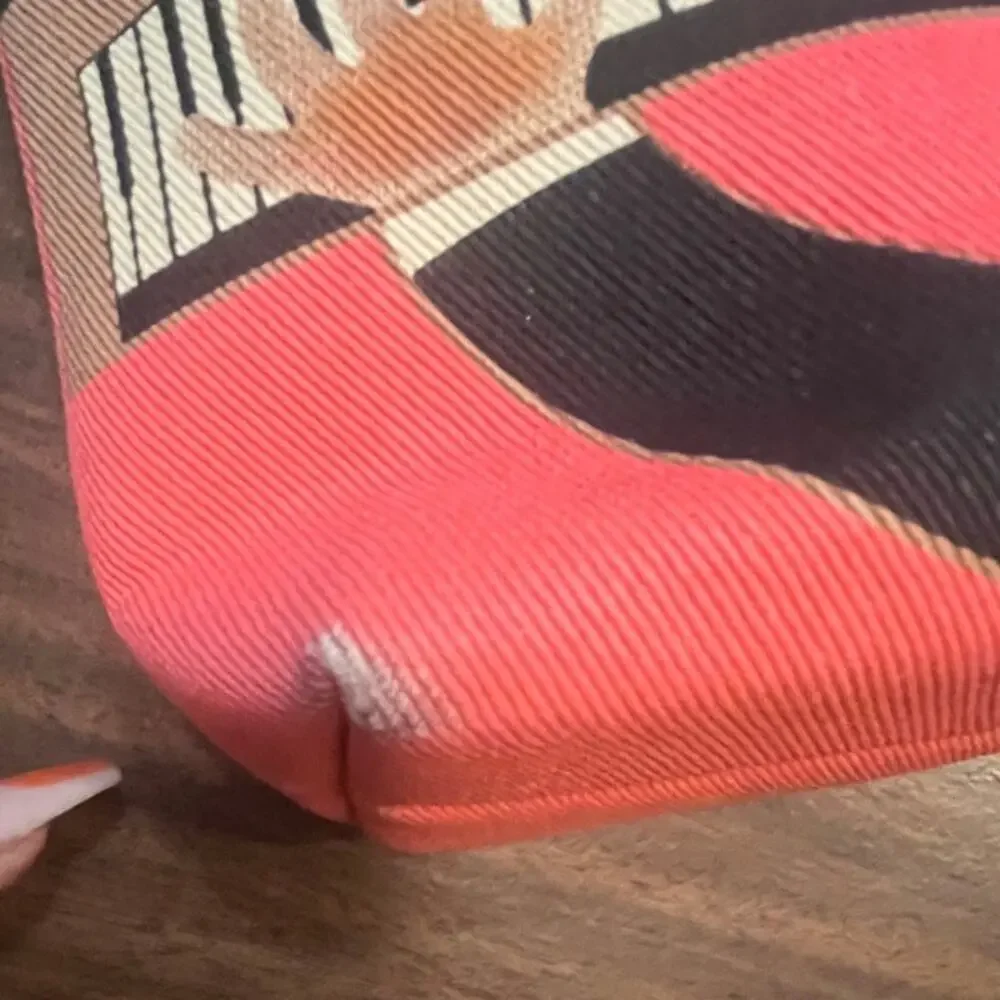 Pianos Man Purse Bag in Red & Black with sequin & beading - Picture 6 of 8